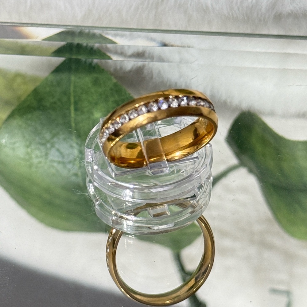 Unisex Band Rhinestone Ring Made Of Stainless Steel (Various Sizes) - Picture 11 of 13
